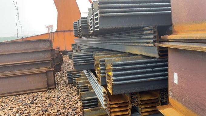 A pilha 600X210X18mm da chapa de aço formou o preço da pilha da chapa de aço para a construção